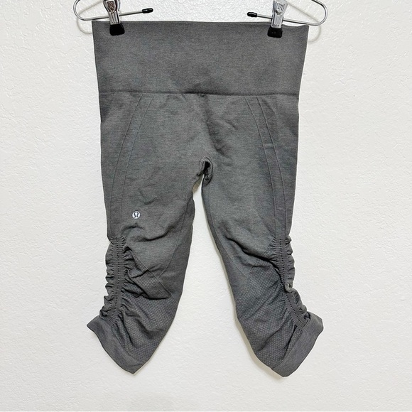 Lululemon In The Flow Crop II Heathered Soot Light leggings size 4 - Picture 9 of 9